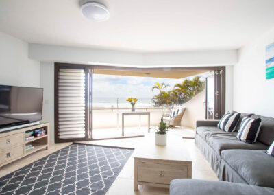 lounge-Sandrift-apartments-luxury-unit-211-nobbys-beach